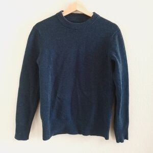 Roots size small/petite 100% merino wool sweater. Navy blue